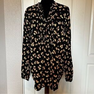 Torrid Black with Yellow Daisies and Fabric Covered‎ Buttons Size 1 (1X)